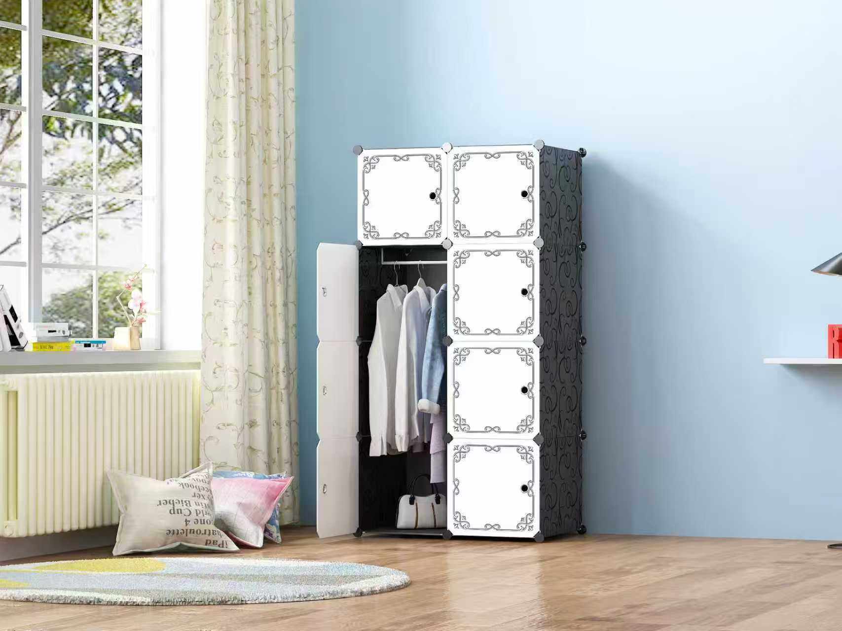 Plastic wardrobe (1)